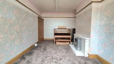 Property for Auction in Bedfordshire and Buckinghamshire - 97 Montrose Avenue, Luton, Bedfordshire LU3 1HP