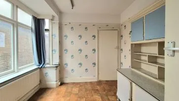 Property for Auction in Bedfordshire and Buckinghamshire - 97 Montrose Avenue, Luton, Bedfordshire LU3 1HP