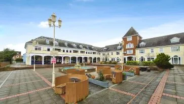 Property for Auction in Bedfordshire and Buckinghamshire - Unit 4 , Watermead Centre, Lakeside, Aylesbury, Buckinghamshire HP19 0FX