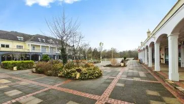 Property for Auction in Bedfordshire and Buckinghamshire - Unit 4 , Watermead Centre, Lakeside, Aylesbury, Buckinghamshire HP19 0FX
