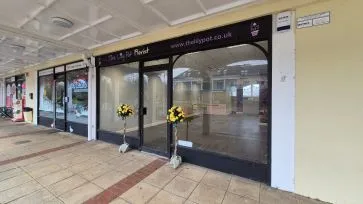Property for Auction in Bedfordshire and Buckinghamshire - Unit 4 , Watermead Centre, Lakeside, Aylesbury, Buckinghamshire HP19 0FX