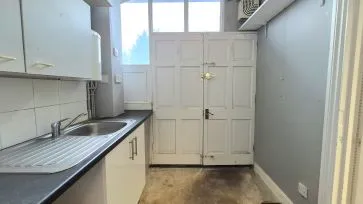 Property for Auction in Bedfordshire and Buckinghamshire - Unit 4 , Watermead Centre, Lakeside, Aylesbury, Buckinghamshire HP19 0FX