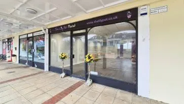 Property for Auction in Bedfordshire and Buckinghamshire - Unit 4 , Watermead Centre, Lakeside, Aylesbury, Buckinghamshire HP19 0FX