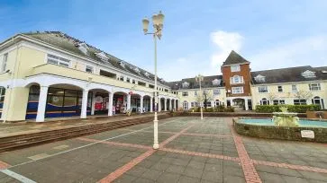 Property for Auction in Bedfordshire and Buckinghamshire - Unit 4 , Watermead Centre, Lakeside, Aylesbury, Buckinghamshire HP19 0FX