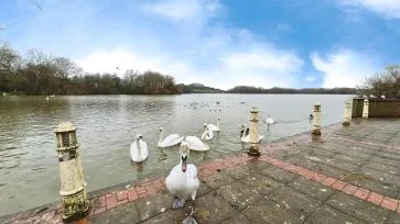 Property for Auction in Bedfordshire and Buckinghamshire - Unit 4 , Watermead Centre, Lakeside, Aylesbury, Buckinghamshire HP19 0FX