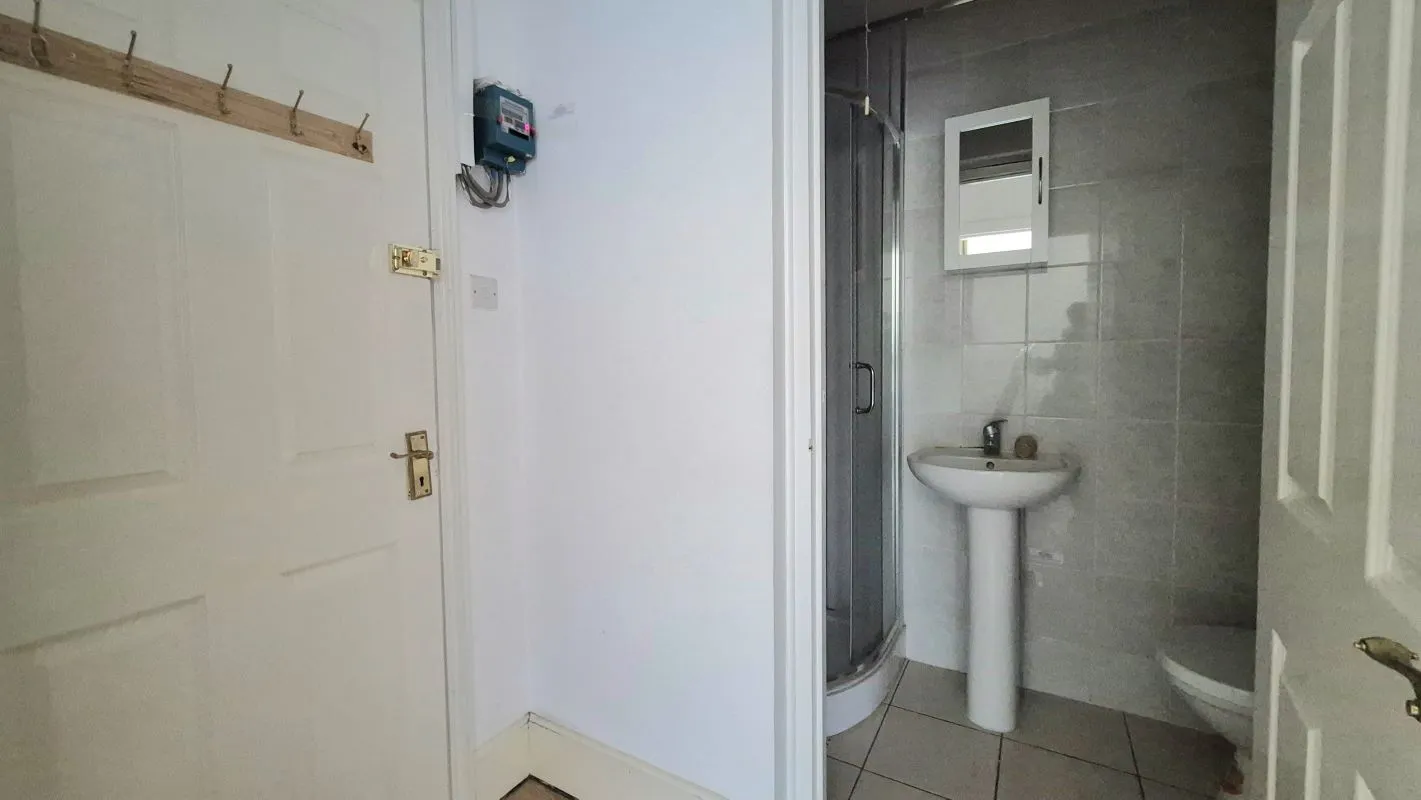 23-25 Biscot Road, Luton, Bedfordshire, LU3 1AH - Online Auctions