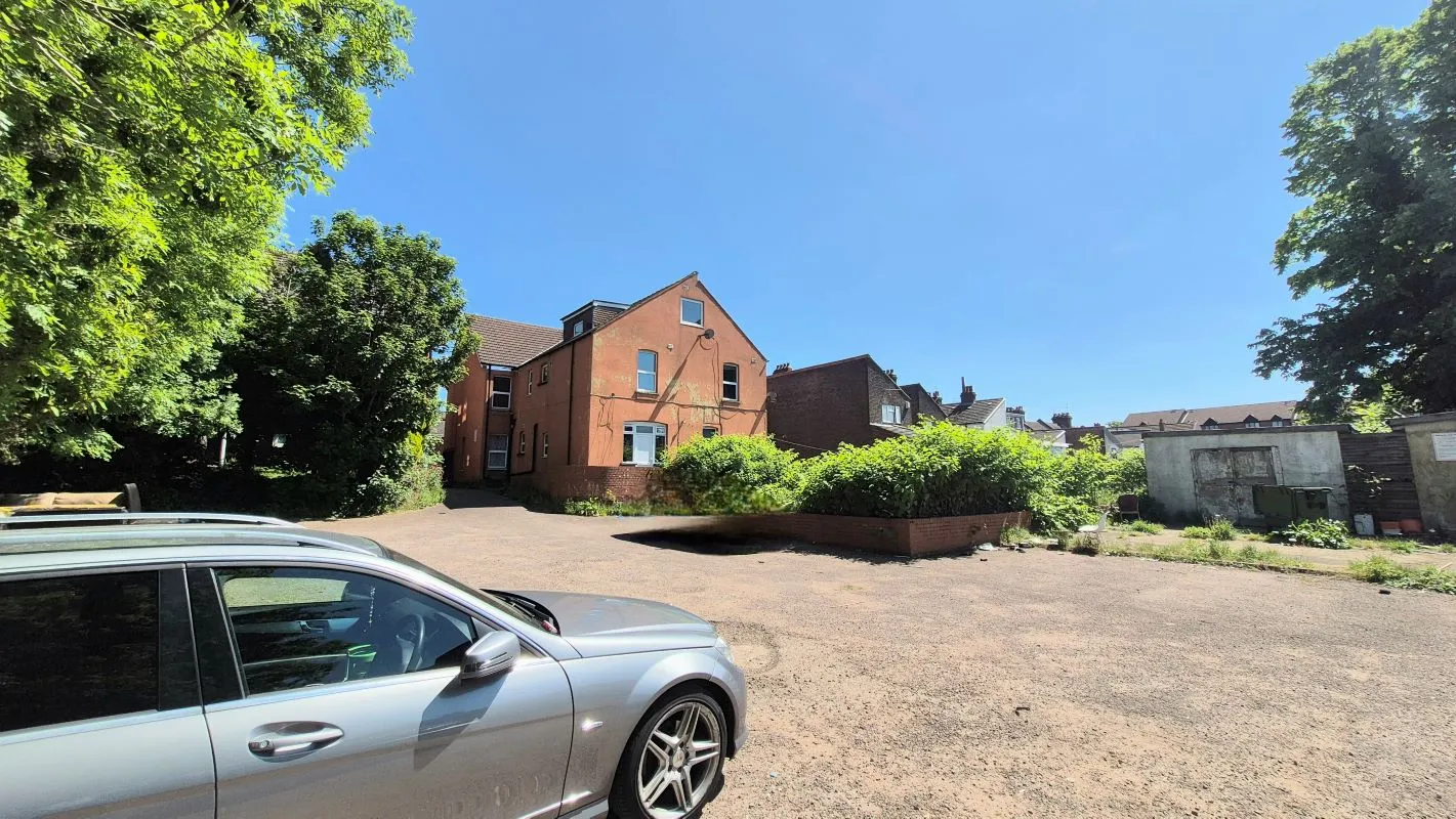 23-25 Biscot Road, Luton, Bedfordshire, LU3 1AH - Online Auctions