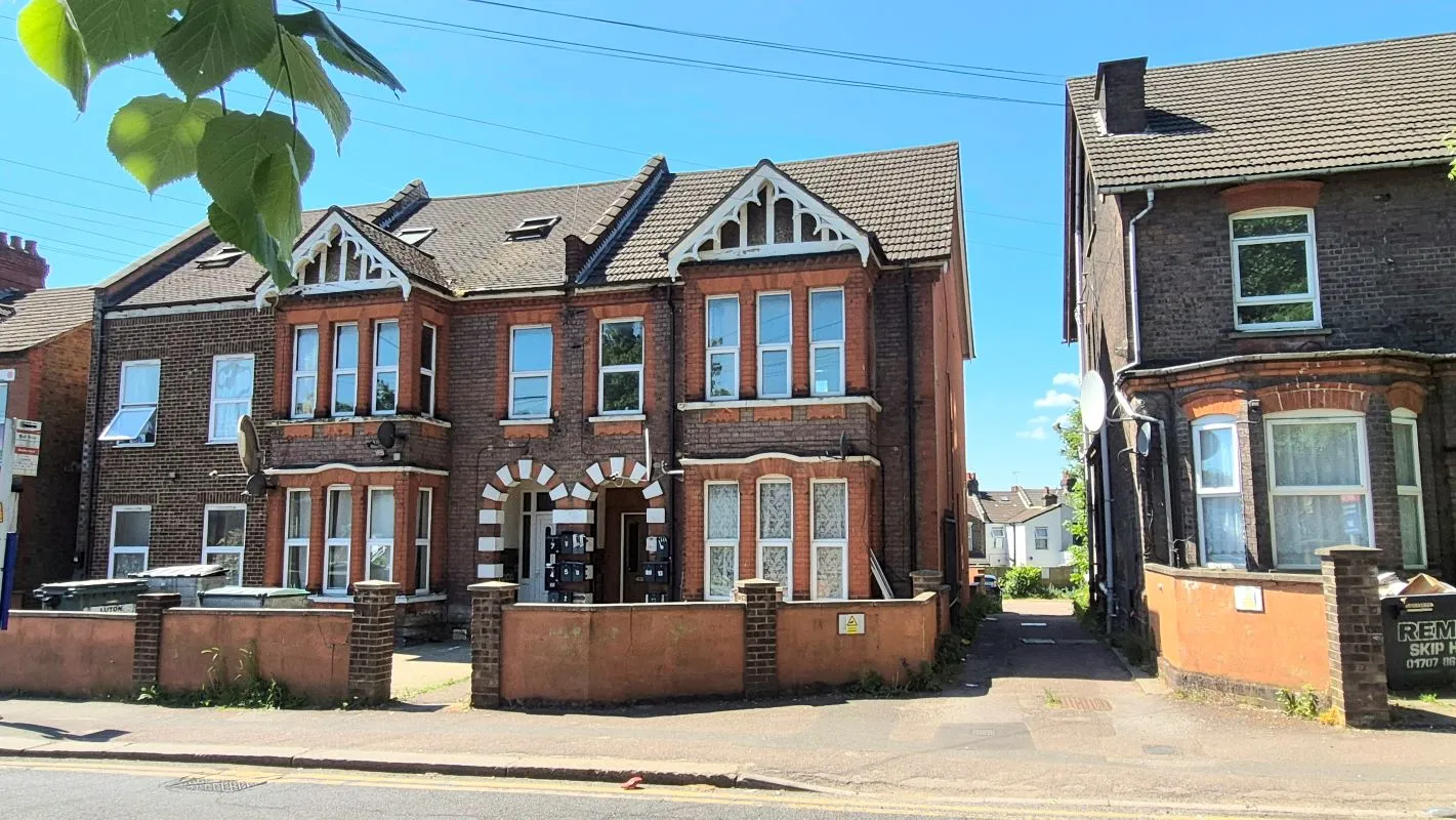 23-25 Biscot Road, Luton, Bedfordshire, LU3 1AH - Online Auctions