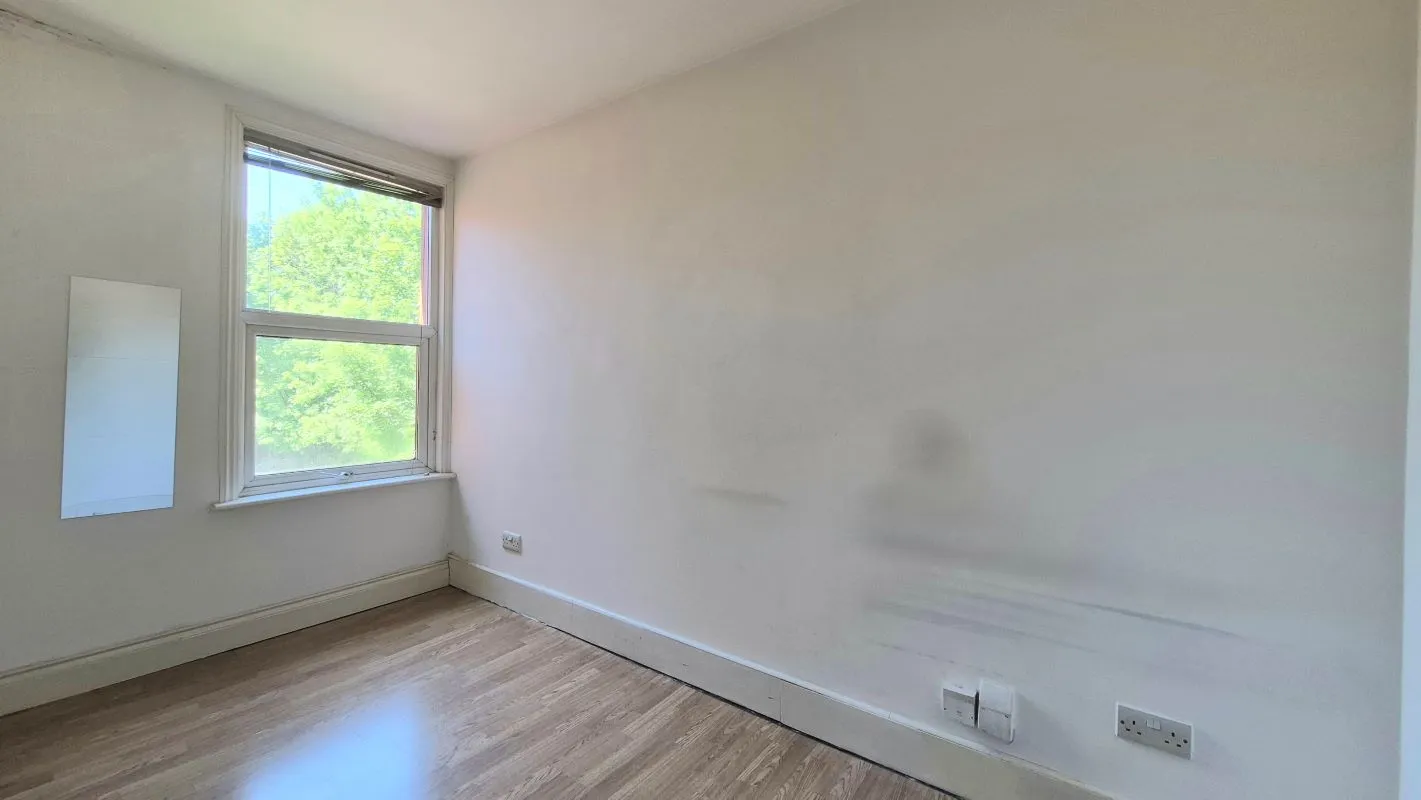 23-25 Biscot Road, Luton, Bedfordshire, LU3 1AH - Online Auctions