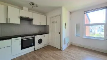 Property for Auction in Bedfordshire and Buckinghamshire - Flat 7, 23-25 Biscot Road, Luton LU3 1AH