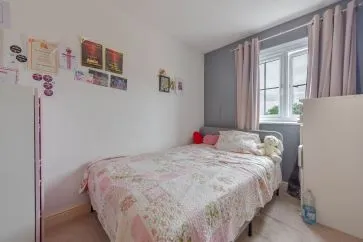 Property for Auction in Bedfordshire and Buckinghamshire - 63 Henley Road, Bedford, Bedfordshire MK40 4FX