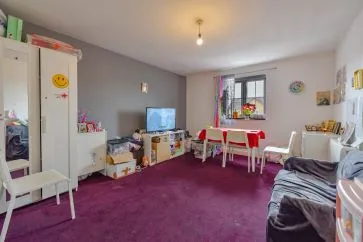 Property for Auction in Bedfordshire and Buckinghamshire - 63 Henley Road, Bedford, Bedfordshire MK40 4FX
