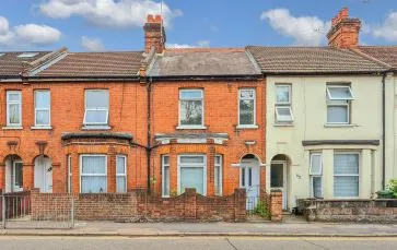 Property for Auction in Bedfordshire and Buckinghamshire - 64 Cassio Road, Watford, Hertfordshire WD18 0QF