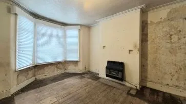 Property for Auction in Bedfordshire and Buckinghamshire - 64 Cassio Road, Watford, Hertfordshire WD18 0QF