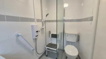 Property for Auction in Bedfordshire and Buckinghamshire - 64 Cassio Road, Watford, Hertfordshire WD18 0QF