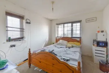 Property for Auction in Bedfordshire and Buckinghamshire - 26 Kempster Close, Bedford, Bedfordshire MK40 4FW
