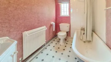 Property for Auction in Bedfordshire and Buckinghamshire - 23 Market Square, Winslow, Buckingham, Buckinghamshire
