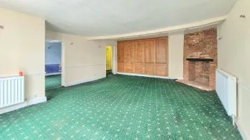Property for Auction in Bedfordshire and Buckinghamshire - 23 Market Square, Winslow, Buckingham, Buckinghamshire