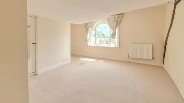 Property for Auction in Bedfordshire and Buckinghamshire - 23 Market Square, Winslow, Buckingham, Buckinghamshire
