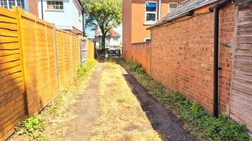 Property for Auction in Bedfordshire and Buckinghamshire - Land & Garage Block at, Limbury Road, Luton, Bedfordshire LU3 2PL