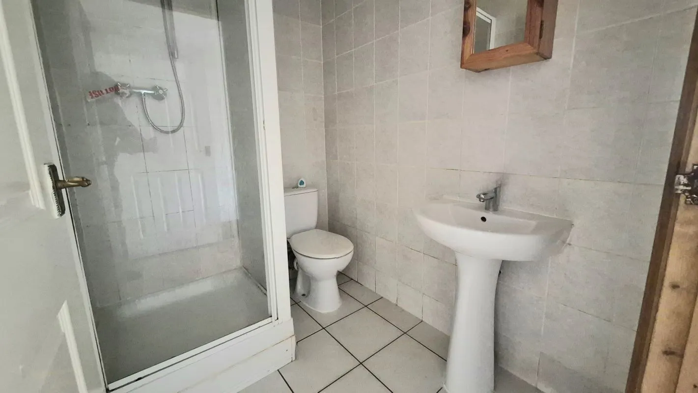 23-25 Biscot Road, Luton, Bedfordshire, LU3 1AH - Online Auctions
