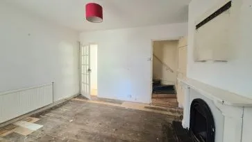 Property for Auction in Bedfordshire and Buckinghamshire - 449 London Road, High Wycombe, Buckinghamshire HP11 1EL