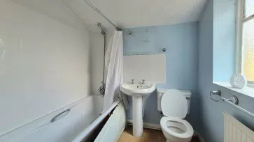 Property for Auction in Bedfordshire and Buckinghamshire - 449 London Road, High Wycombe, Buckinghamshire HP11 1EL