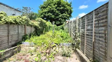 Property for Auction in Bedfordshire and Buckinghamshire - 449 London Road, High Wycombe, Buckinghamshire HP11 1EL