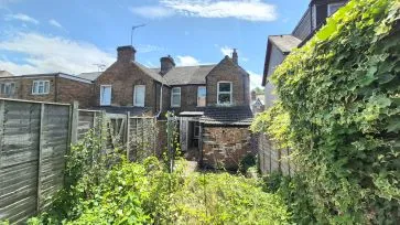 Property for Auction in Bedfordshire and Buckinghamshire - 449 London Road, High Wycombe, Buckinghamshire HP11 1EL