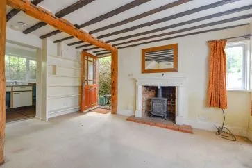 Property for Auction in Bedfordshire and Buckinghamshire - 38 High Street North, Stewkley, Leighton Buzzard, Buckinghamshire LU7 0EW
