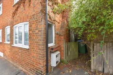 Property for Auction in Bedfordshire and Buckinghamshire - 38 High Street North, Stewkley, Leighton Buzzard, Buckinghamshire LU7 0EW