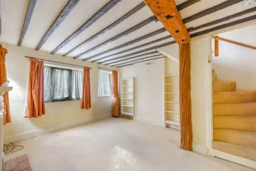 Property for Auction in Bedfordshire and Buckinghamshire - 38 High Street North, Stewkley, Leighton Buzzard, Buckinghamshire LU7 0EW