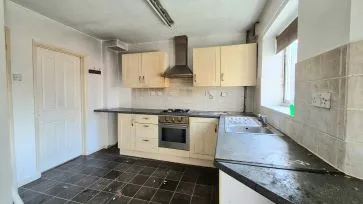 Property for Auction in Bedfordshire and Buckinghamshire - 1 Kelvin Avenue, Bedford, Bedfordshire MK42 9SA