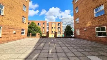 Property for Auction in Bedfordshire and Buckinghamshire - Apartment 24, The Academy, Holly Street, Luton, Bedfordshire LU1 3DD