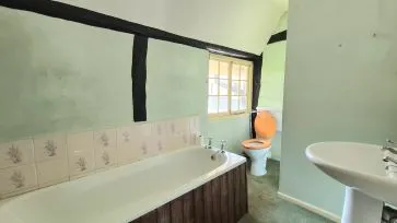 Property for Auction in Bedfordshire and Buckinghamshire - 9 South End, Milton Bryan, Milton Keynes, Buckinghamshire MK17 9HS