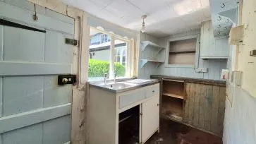 Property for Auction in Bedfordshire and Buckinghamshire - 9 South End, Milton Bryan, Milton Keynes, Buckinghamshire MK17 9HS