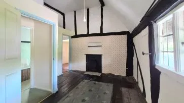 Property for Auction in Bedfordshire and Buckinghamshire - 9 South End, Milton Bryan, Milton Keynes, Buckinghamshire MK17 9HS