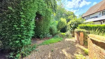 Property for Auction in Bedfordshire and Buckinghamshire - 9 South End, Milton Bryan, Milton Keynes, Buckinghamshire MK17 9HS