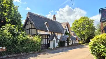 Property for Auction in Bedfordshire and Buckinghamshire - 9 South End, Milton Bryan, Milton Keynes, Buckinghamshire MK17 9HS
