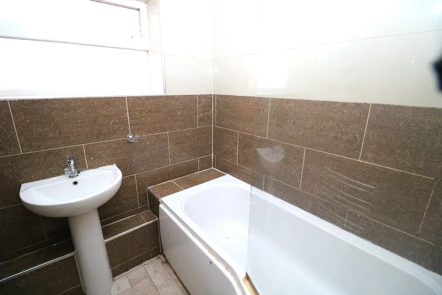 Property for Auction in Birmingham - 8 Bank Street, Stourbridge, West Midlands DY9 8TR