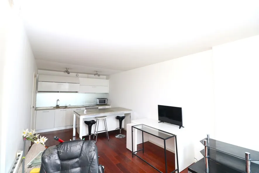 Property for Auction in Birmingham - Apartment 2902, 10 Holloway Circus Queensway, Birmingham, West Midlands B1 1BY