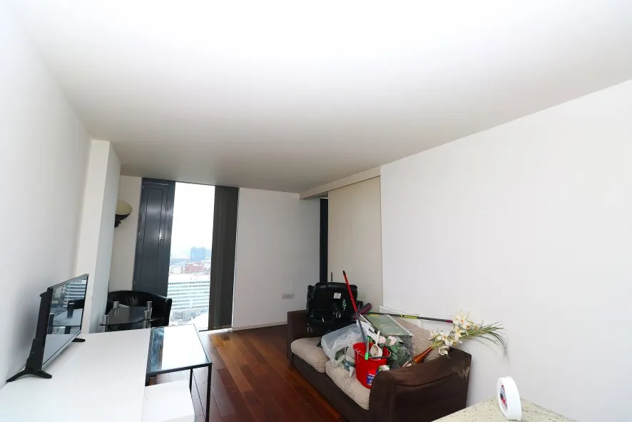 Property for Auction in Birmingham - Apartment 2902, 10 Holloway Circus Queensway, Birmingham, West Midlands B1 1BY