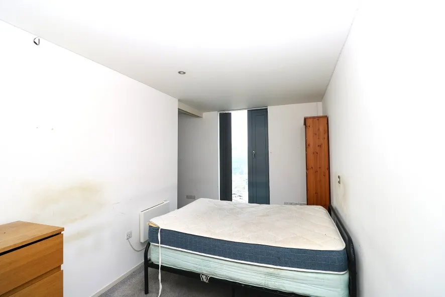 Property for Auction in Birmingham - Apartment 2902, 10 Holloway Circus Queensway, Birmingham, West Midlands B1 1BY