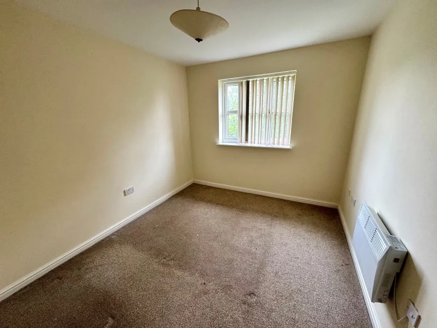 Property for Auction in Birmingham - 38 Birch End, Warwick, Warwickshire CV34 5GQ