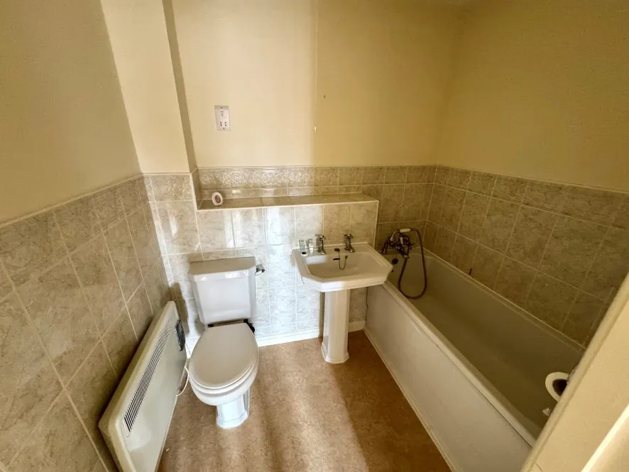 Property for Auction in Birmingham - 38 Birch End, Warwick, Warwickshire CV34 5GQ