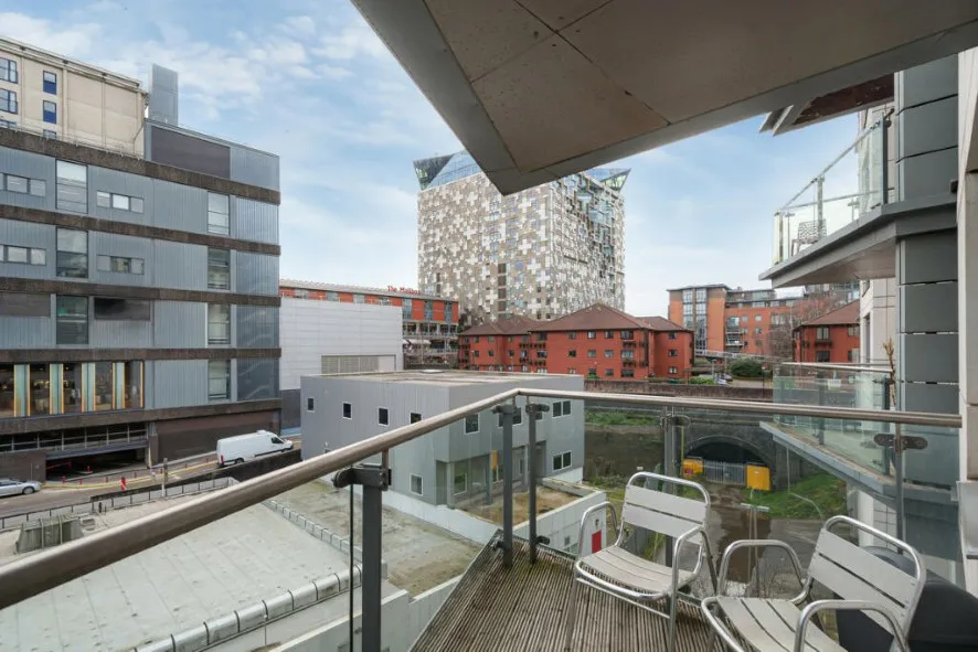 Property for Auction in Birmingham - Apartment 296, Centenary Plaza, 18 Holliday Street, Birmingham, West Midlands B1 1TS