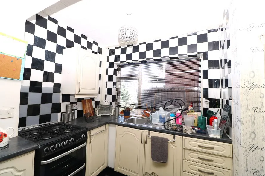 Property for Auction in Birmingham - 10 Worcester Road, Stourport-On-Severn, West Midlands DY13 9AR