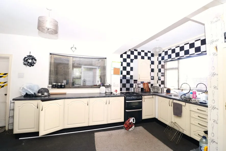 Property for Auction in Birmingham - 10 Worcester Road, Stourport-On-Severn, West Midlands DY13 9AR