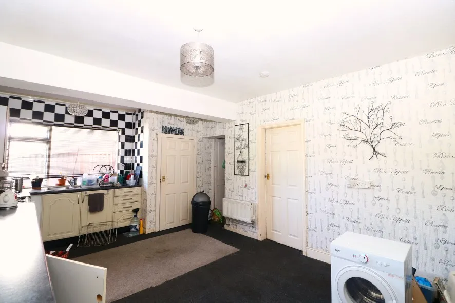 Property for Auction in Birmingham - 10 Worcester Road, Stourport-On-Severn, West Midlands DY13 9AR