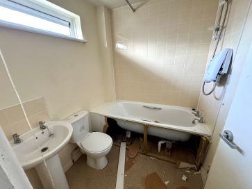 Property for Auction in Birmingham - 17 Cartbridge Crescent, Walsall, West Midlands WS3 1QY